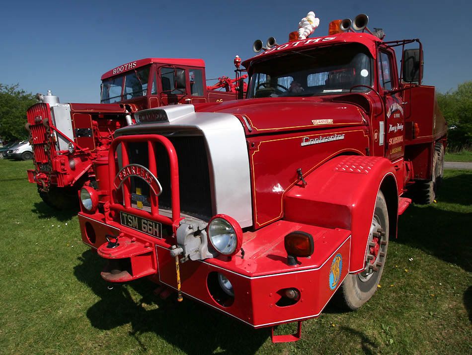 IMAGE: http://i24.photobucket.com/albums/c19/sandpiperphotos/contractor.jpg