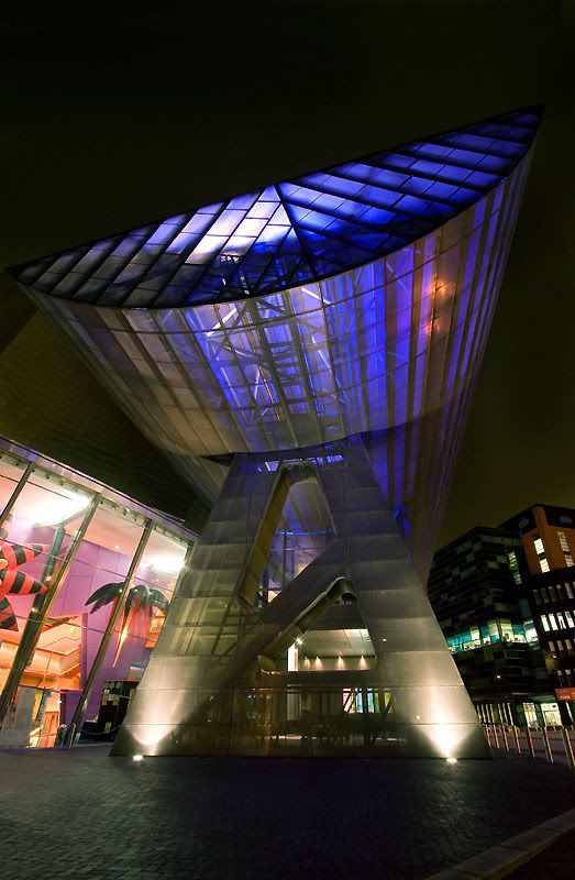 IMAGE: http://i24.photobucket.com/albums/c19/sandpiperphotos/lowryfront5v2.jpg