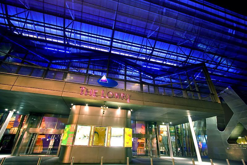 IMAGE: http://i24.photobucket.com/albums/c19/sandpiperphotos/lowryfront8.jpg