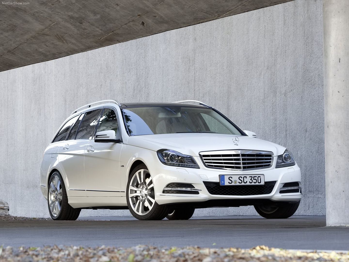 Mercedes-Benz-C-Class_Estate_2012_1600x1200_wallpaper_01.jpg