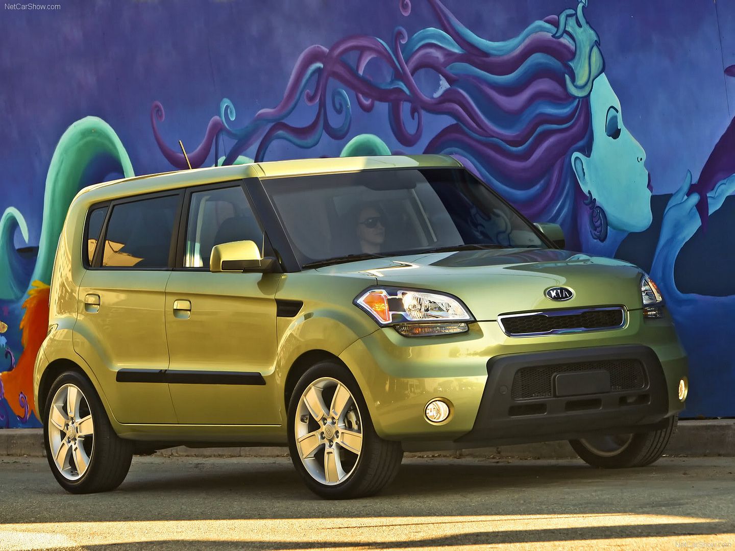 Kia-Soul_2010_1600x1200_wallpaper_0.jpg