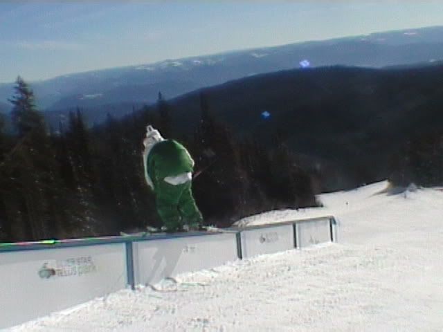 1139812103skiing20022.jpg
