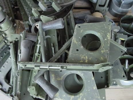 http://i24.photobucket.com/albums/c21/astixjr/Aircraft%20Turret%20Parts/TurretParts082106003.jpg