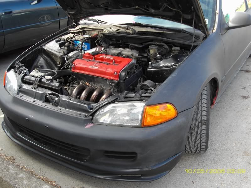 http://i24.photobucket.com/albums/c26/crazx2lvr/civic10.jpg