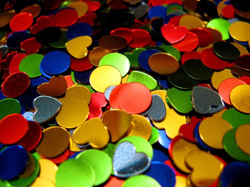 http://i24.photobucket.com/albums/c26/orange88_/confetti.jpg?t=1238257435