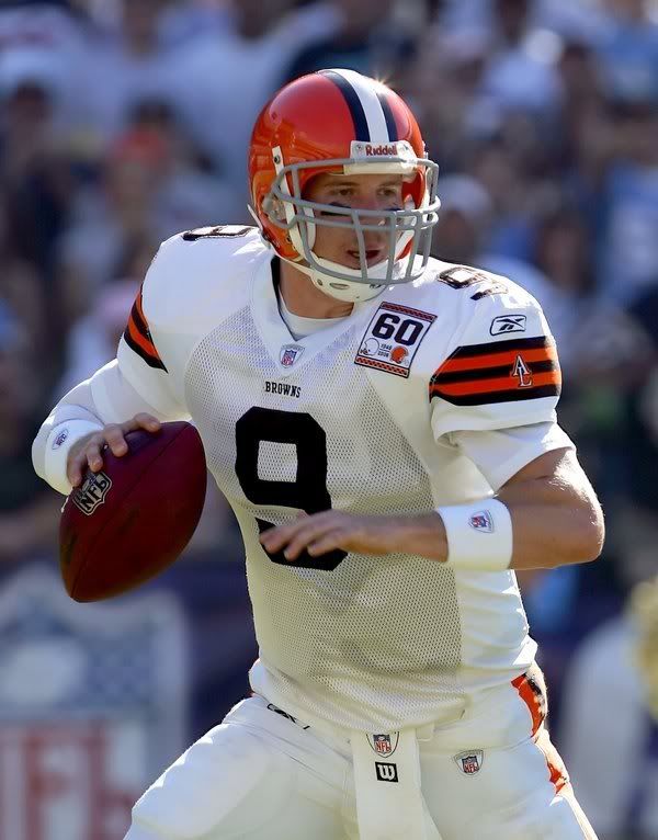 Charlie Frye goes back to pass in the Browns 32-25 loss to San Diego.