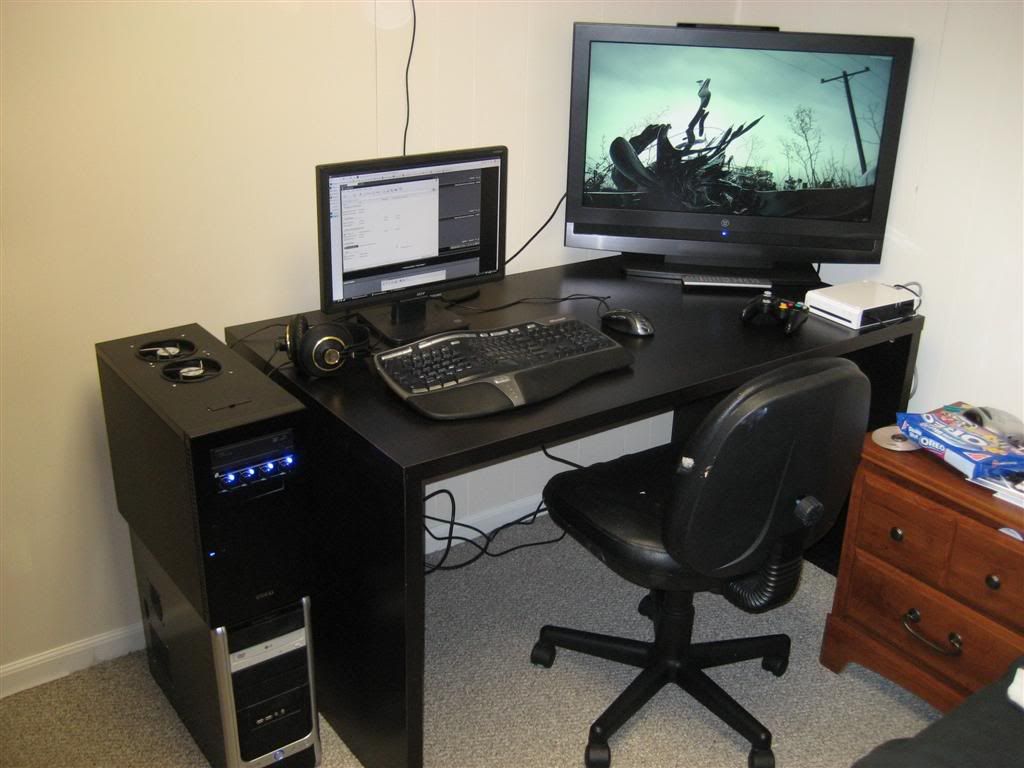 Desk002Large.jpg