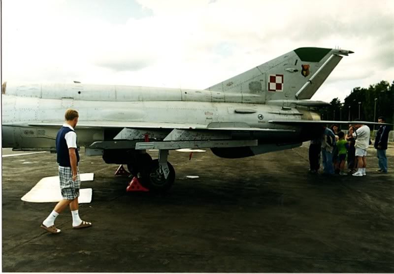 MiG-21bis-0011.jpg