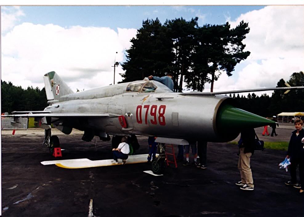 MiG-21bis-0012.jpg