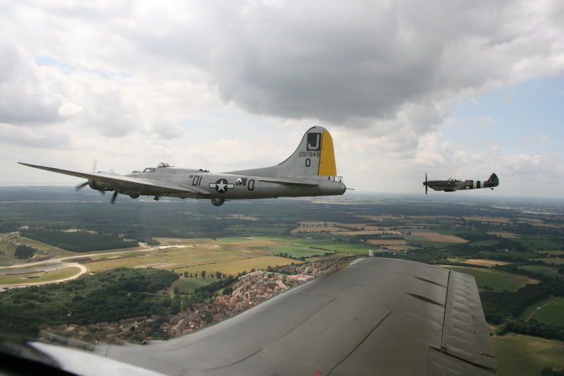 http://i24.photobucket.com/albums/c31/Yak11Fan/HardwickBentwaters100708106.jpg