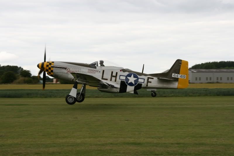 http://i24.photobucket.com/albums/c31/Yak11Fan/HardwickMildenTibenhamBreightonJ-27.jpg