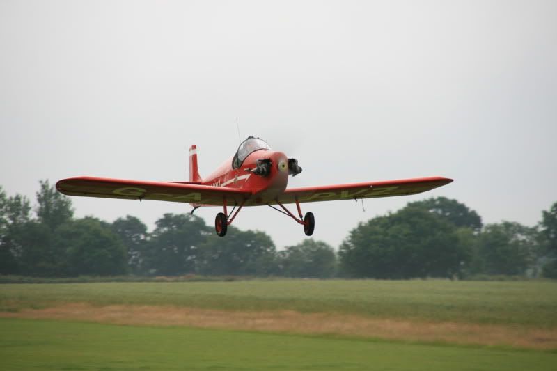 http://i24.photobucket.com/albums/c31/Yak11Fan/HardwickMildenTibenhamBreightonJ-39.jpg