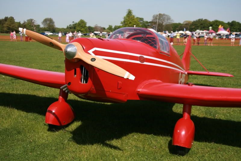 http://i24.photobucket.com/albums/c31/Yak11Fan/Henham110508012.jpg