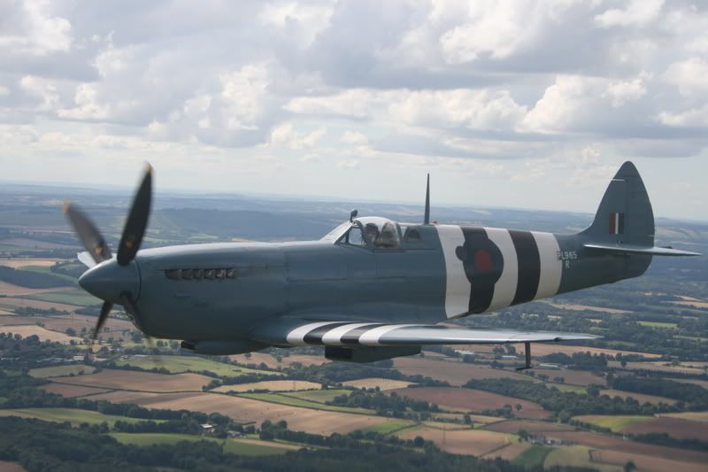 http://i24.photobucket.com/albums/c31/Yak11Fan/PTSpitfire120807233.jpg