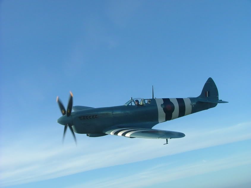 http://i24.photobucket.com/albums/c31/Yak11Fan/Spitfire121105073.jpg