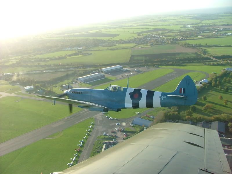 http://i24.photobucket.com/albums/c31/Yak11Fan/Spitfire121105121.jpg