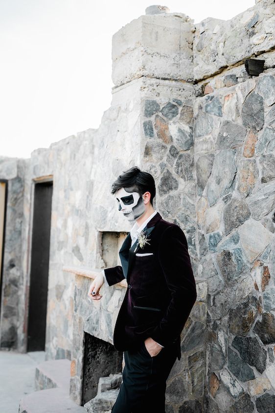  I feel You In My Bones | A Dark & Moody Wedding Editorial