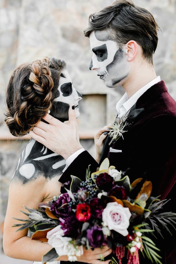  I feel You In My Bones | A Dark & Moody Wedding Editorial