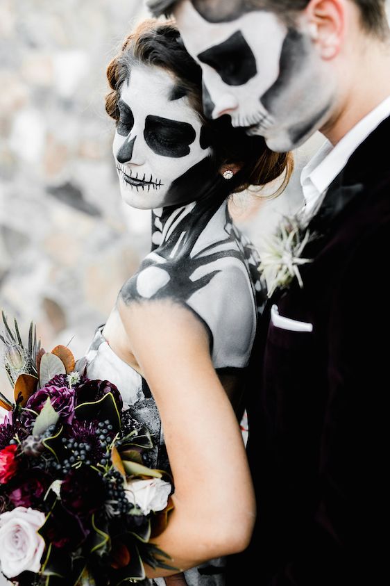  I feel You In My Bones | A Dark & Moody Wedding Editorial