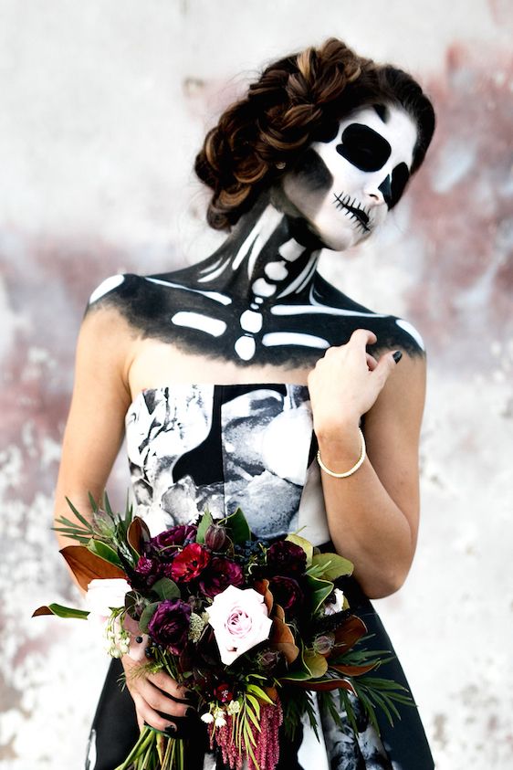  I feel You In My Bones | A Dark & Moody Wedding Editorial