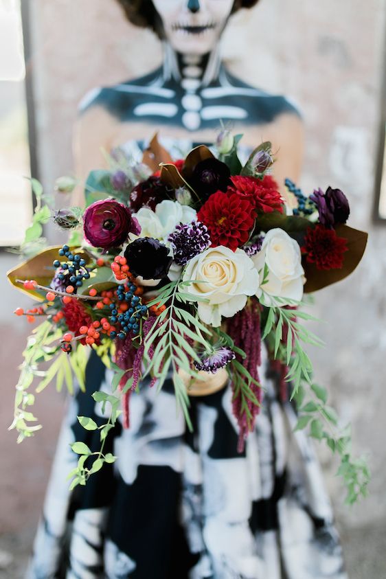  I feel You In My Bones | A Dark & Moody Wedding Editorial