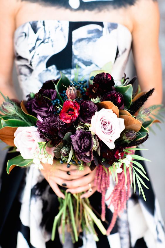  I feel You In My Bones | A Dark & Moody Wedding Editorial