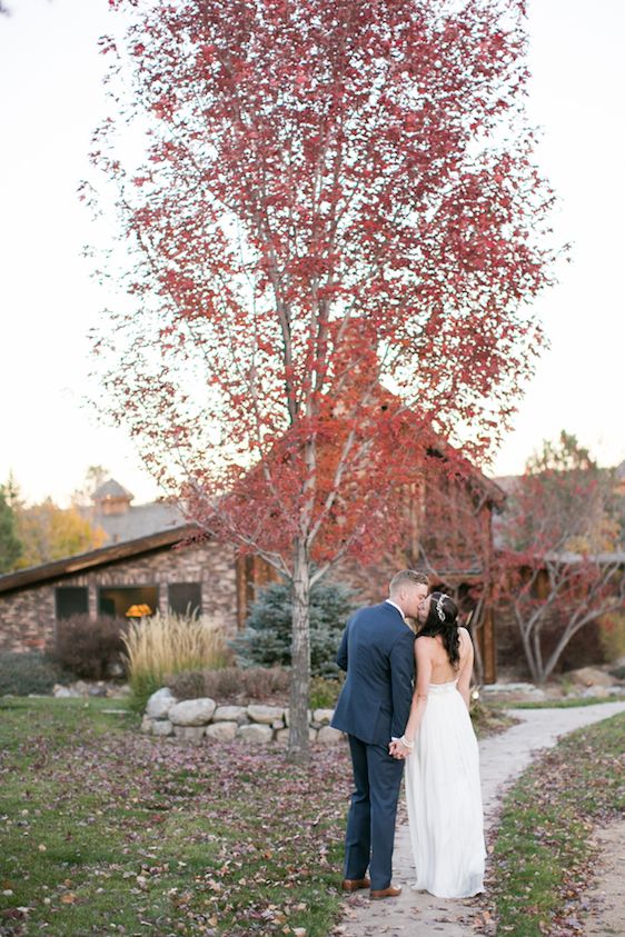  Cozy Fall Colorado Ranch Wedding