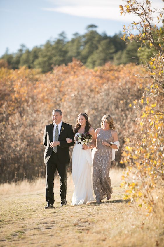  Cozy Fall Colorado Ranch Wedding