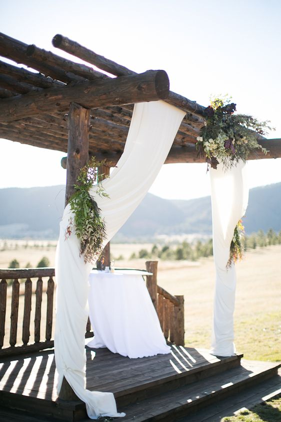  Cozy Fall Colorado Ranch Wedding