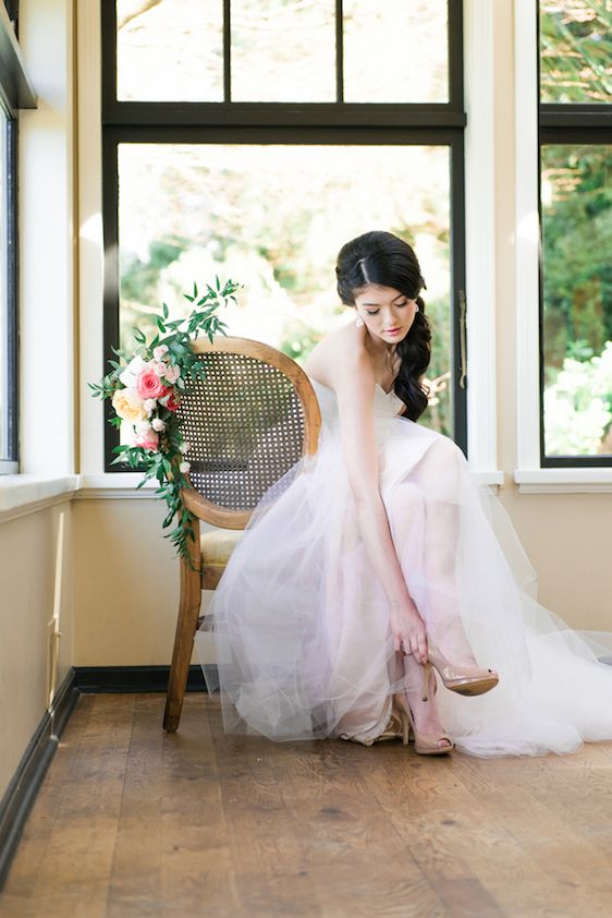  Garden Inspired Bridals with Pops of Pink + Hints of Gold, L'Estelle Photography, Vintage Meant for Rent, Infinity Luxury Linens + Decor, Full Bloom Flowers, Hello Sunshine Cake Studio