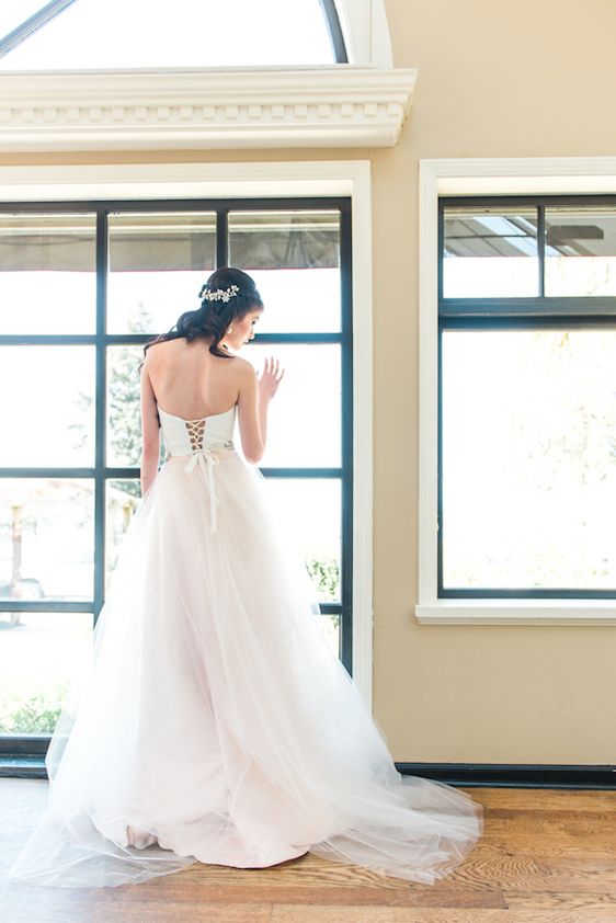  Garden Inspired Bridals with Pops of Pink + Hints of Gold, L'Estelle Photography, Vintage Meant for Rent, Infinity Luxury Linens + Decor, Full Bloom Flowers, Hello Sunshine Cake Studio