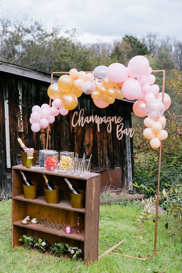  A Champagne Bar & DIY Flower Station? Yes, Please!