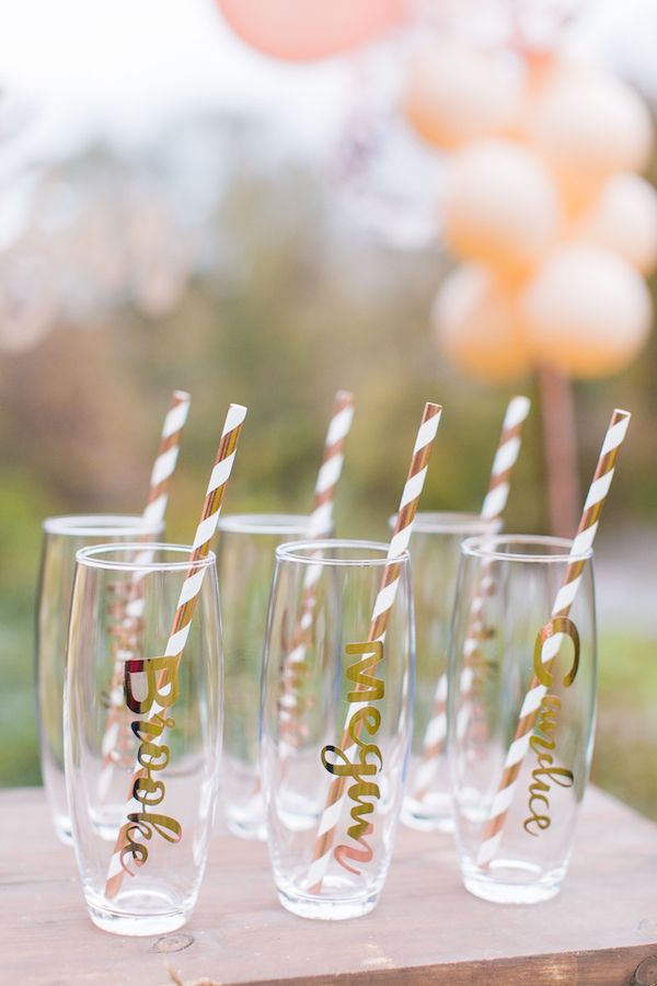  A Champagne Bar & DIY Flower Station? Yes, Please!