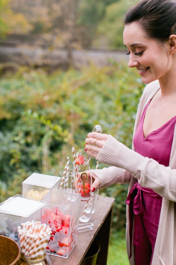  A Champagne Bar & DIY Flower Station? Yes, Please! 