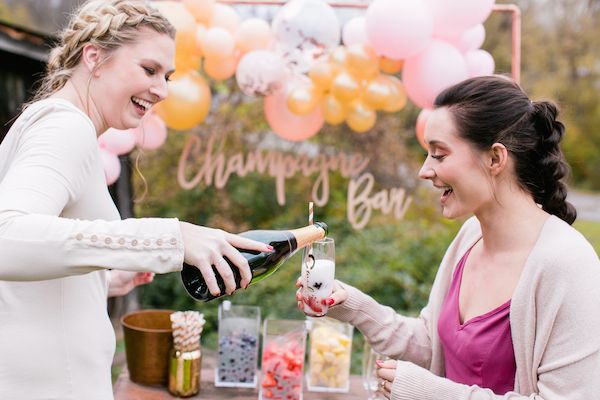  A Champagne Bar & DIY Flower Station? Yes, Please!