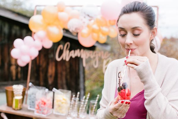  A Champagne Bar & DIY Flower Station? Yes, Please! 
