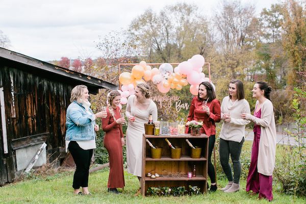  A Champagne Bar & DIY Flower Station? Yes, Please!