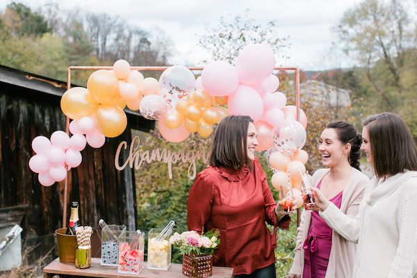  A Champagne Bar & DIY Flower Station? Yes, Please!