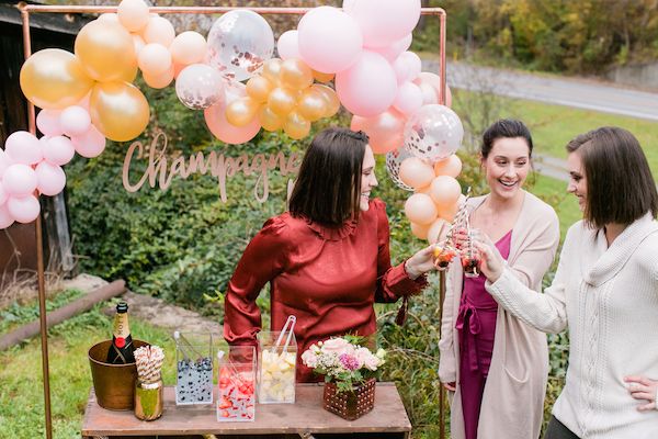  A Champagne Bar & DIY Flower Station? Yes, Please!