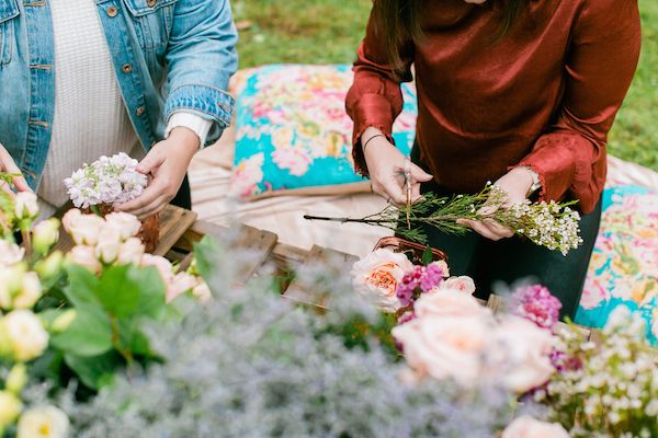  A Champagne Bar & DIY Flower Station? Yes, Please!