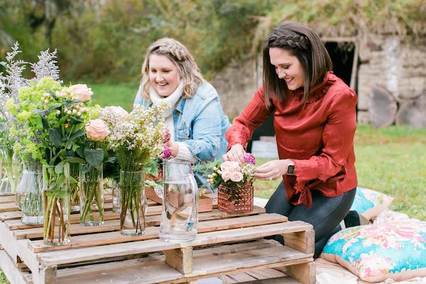  A Champagne Bar & DIY Flower Station? Yes, Please!