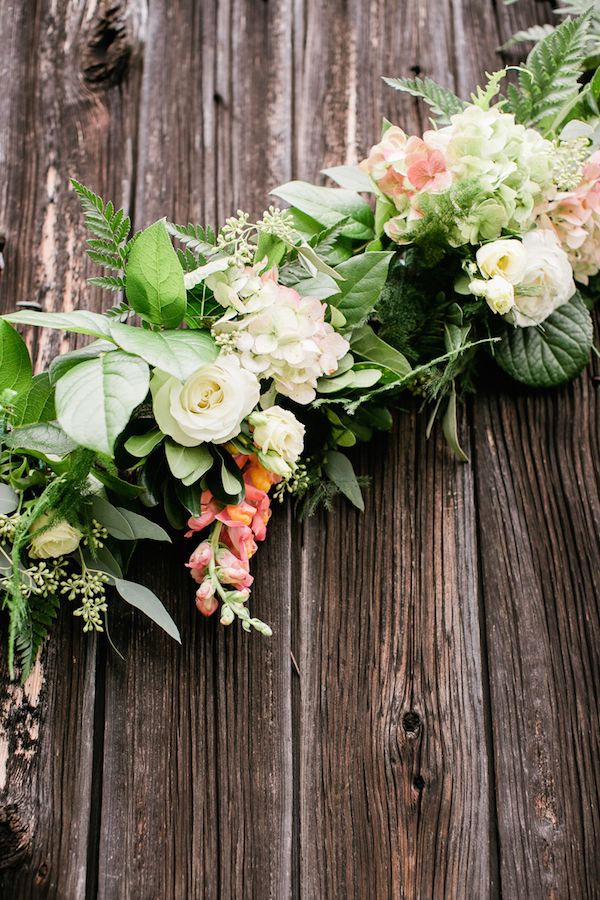  A Champagne Bar & DIY Flower Station? Yes, Please! 