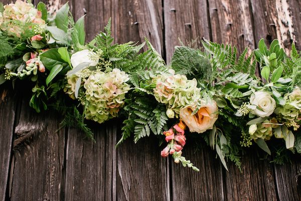  A Champagne Bar & DIY Flower Station? Yes, Please!