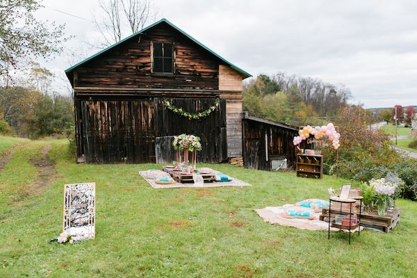  A Champagne Bar & DIY Flower Station? Yes, Please!