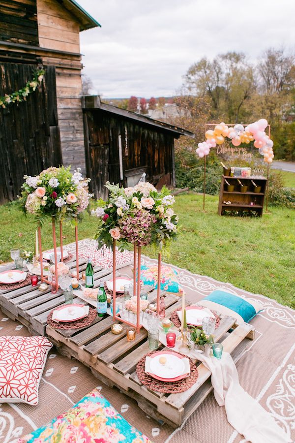  A Champagne Bar & DIY Flower Station? Yes, Please!