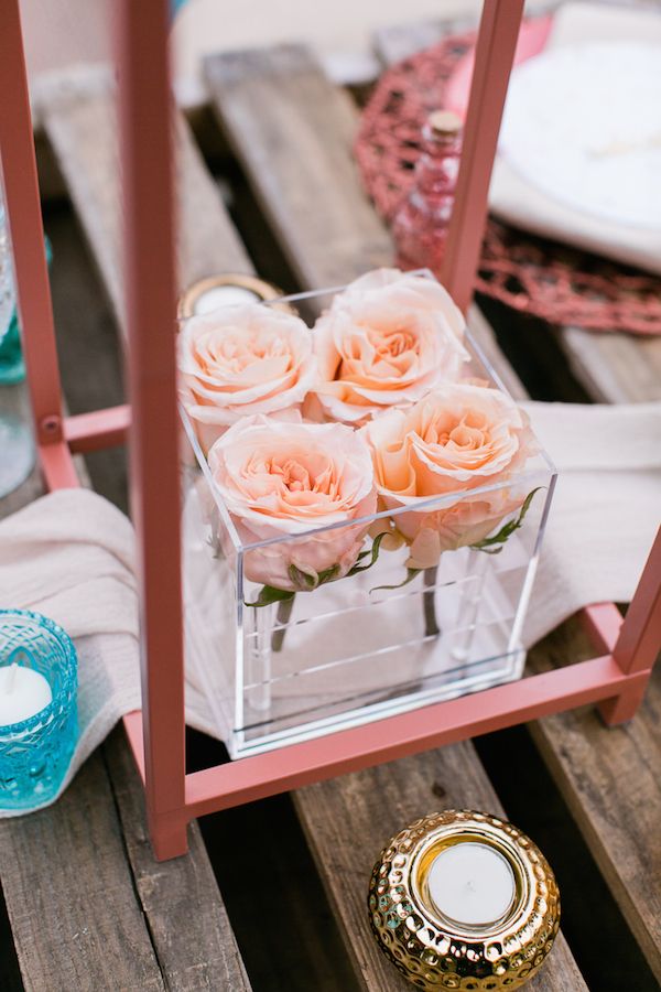  A Champagne Bar & a DIY Flower Station? Yes, Please!