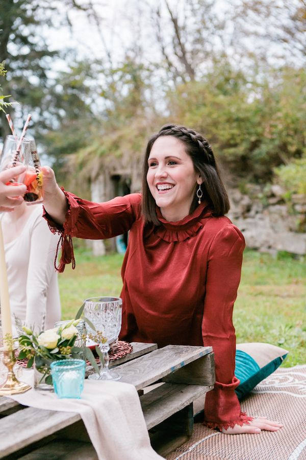  A Champagne Bar & DIY Flower Station? Yes, Please!