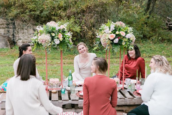  A Champagne Bar & DIY Flower Station? Yes, Please!