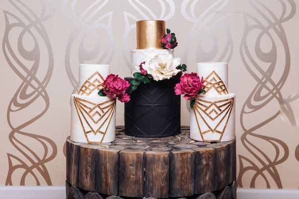  A Modern Soirée with Berry Tones, Gold & Jet Black