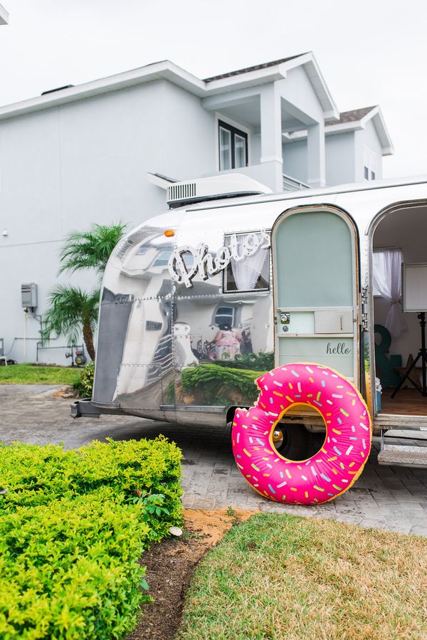  A Poolside Palm Springs Inspired Engagement Party 